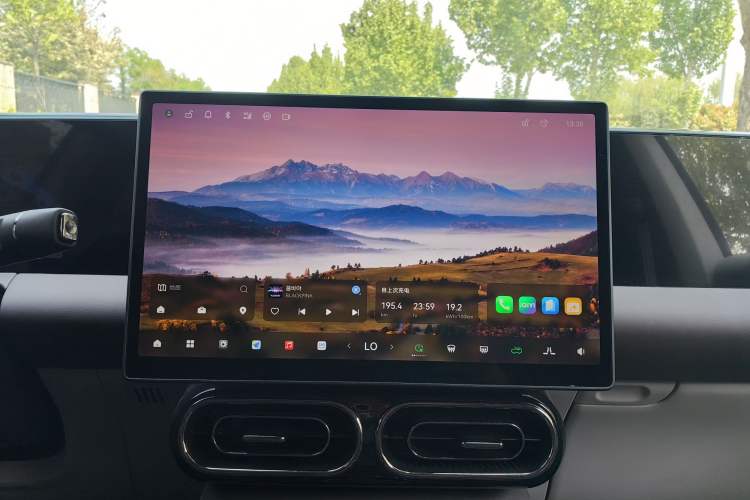 Used Leapmotor C11 2024 All-Electric 580 Luxury Edition Audio And AC Panel