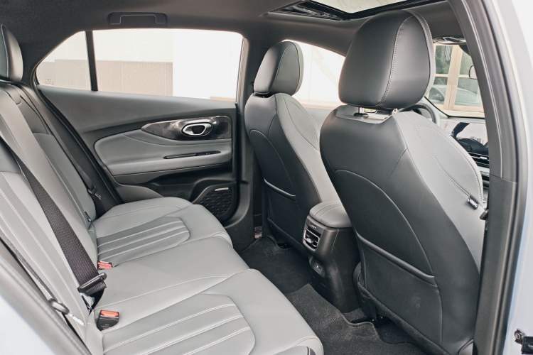 Used GAC Trumpchi EMPOW 2024 270T DCT Yingbao R-Style Edition
