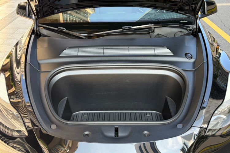 Used Tesla Model Y 2022 Rear-Wheel-Drive Version