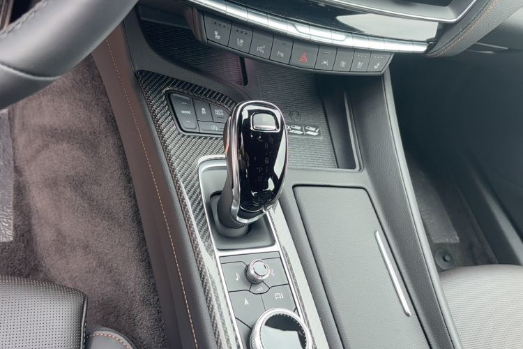 Used Cadillac CT5 2024 28T Platinum Edition Gear Lever