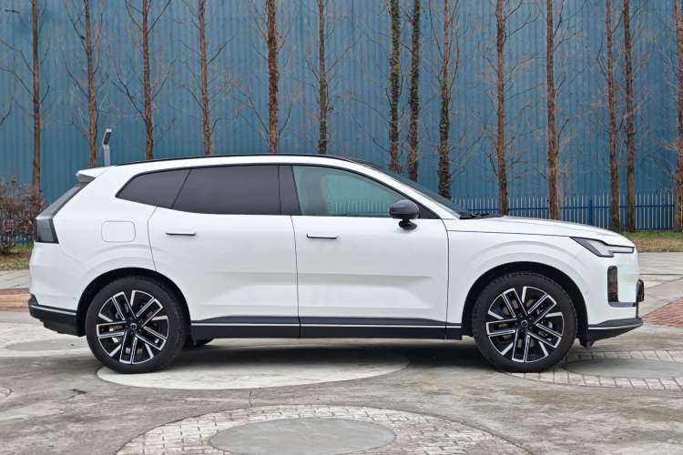 Used Volvo Volvo XC70 Plug-in Hybrid 2026 Model Four-Wheel Drive Long-Range Plus
