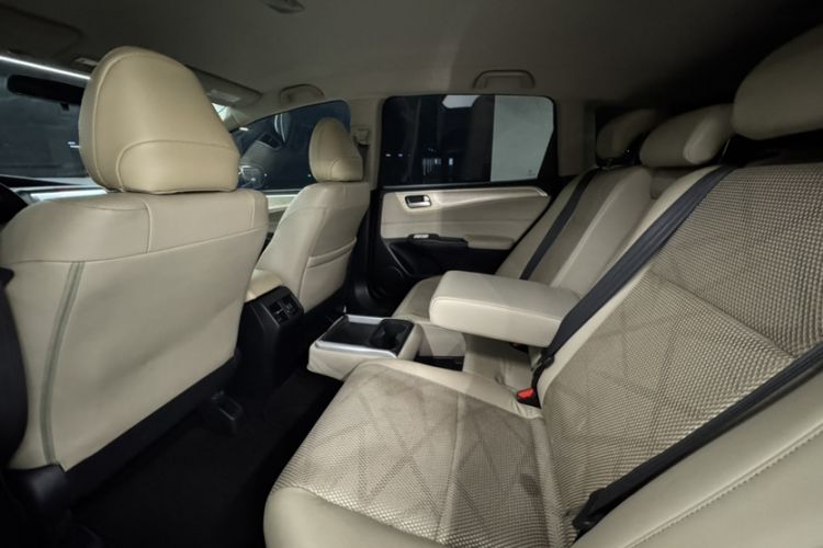 Used Honda Jade 2013 1.8L automatic Comfort version 5 seats
