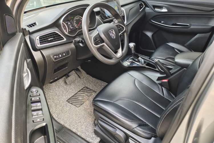 Used Baojun 730 2019 1.5T CVT Fashion Model 7 Seats China V Emission Standard