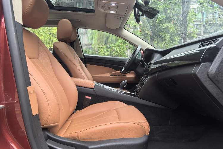 Used Geely Auto Emgrand GT 2016 2.4L Zunya Model Interior 11