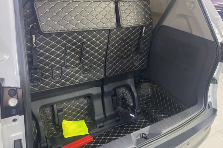 Used Toyota SIENNA 2023 2.5L Hybrid Comfort Edition Trunk