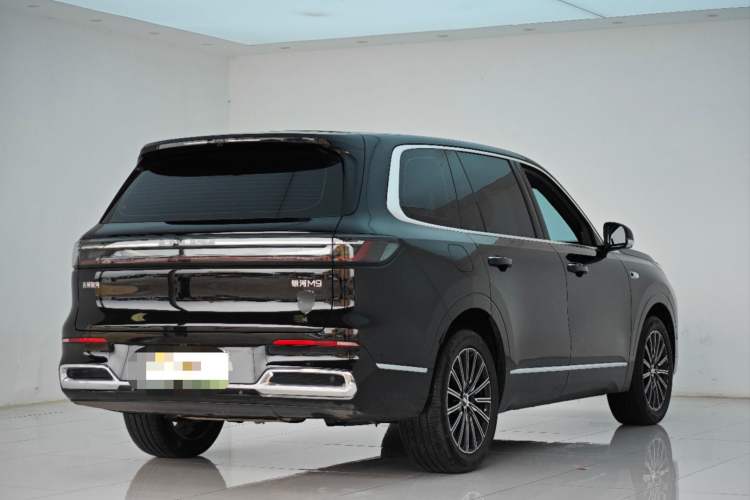 Used Geely Galaxy M9 2025 Model 100km Two-Wheel-Drive Smart Navigation Edition
