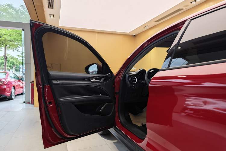 Used Alfa Romeo Stelvio 2017 2.0T 200HP Elite Edition
