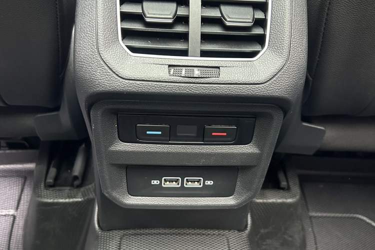 Used Volkswagen Tayron 2019 330TSI Two-Wheel Drive Luxury Model China VI Standard
