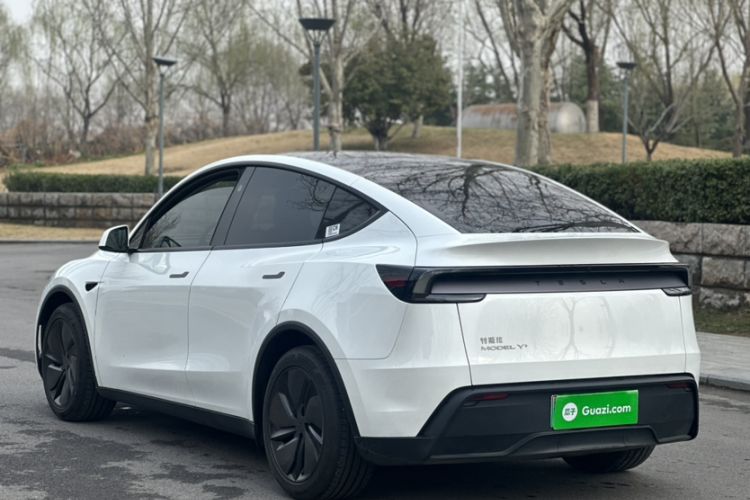 Used Tesla Model Y 2025 Long-Range All-Wheel-Drive Version