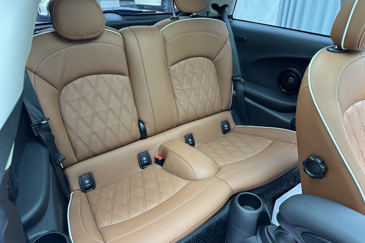 Used MINI MINI 2023 2.0T COOPER S Artist