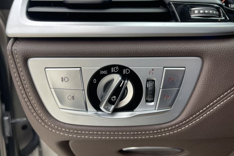 Used BMW 7 Series 2018 730Li Leading Model Excellence Package Interior 11