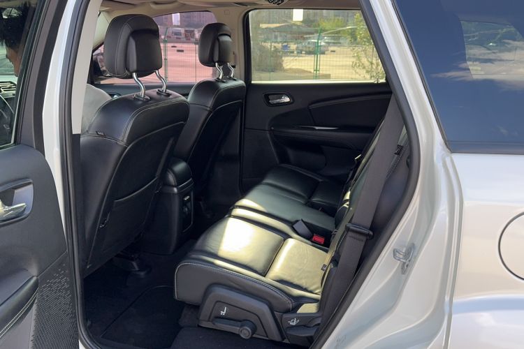 Used Dodge Journey 2015 2.0TD Four-Wheel Drive Luxury Edition Interior 1