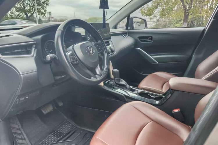 Used Toyota Corolla Cross 2022 2.0L Pioneer Edition Interior 2