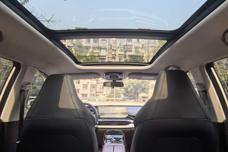 Used SOL QX 2022 300T DCT Moon Exploration Edition