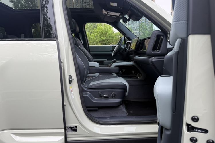 Used Formula Leopard 5 2025 TianShen Intelligent Driving Ultra Edition Interior 5