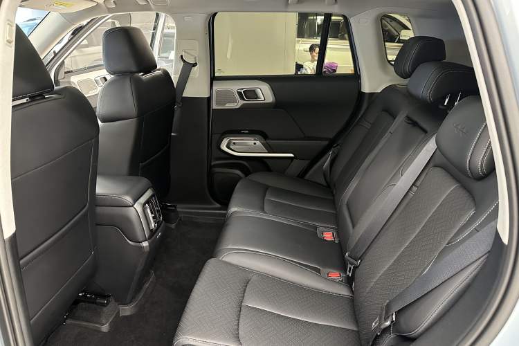 Used Formula Leopard Titanium 3 2025 501KM All-Wheel Drive Intelligent Driving Ultra Version
