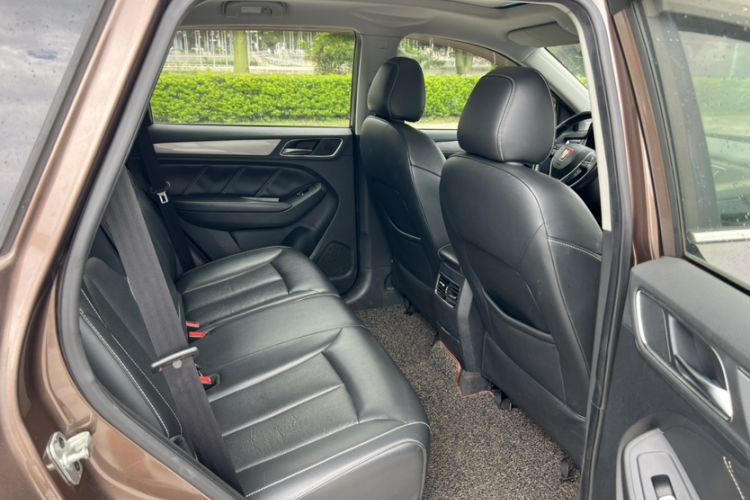 Used Roewe RX5 2016 20T Two-Wheel Drive Automatic Internet Smart Edition
