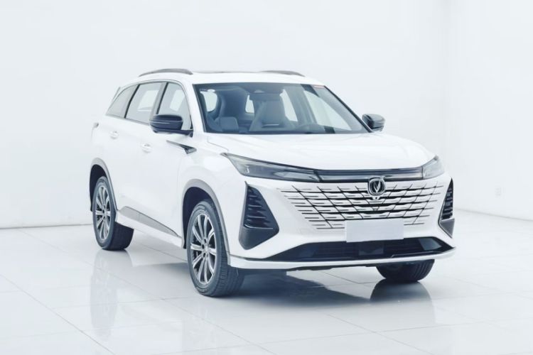 Used Changan CS75 PLUS 2024 3rd Generation Champion Edition 2.0T Intelligent Drive Performance Model
