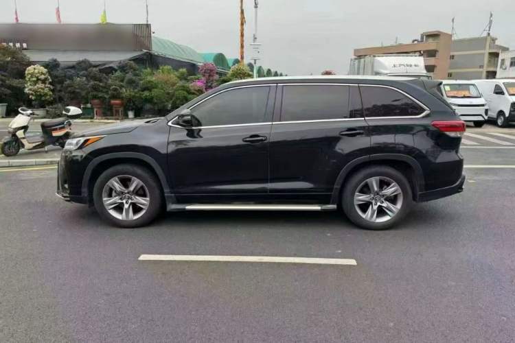 Used Toyota Highlander 2018 2.0T Four-Wheel Drive Luxury Version 7 Seats China VI Standard