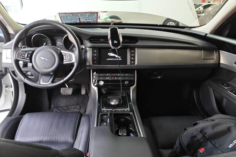 Used King Long XF 2018 XF Sportbrake 2.0T 250 PS Two-Wheel-Drive Luxury Edition
