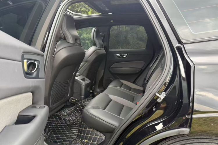 Used Volvo XC60 New Energy 2024 T8 Plug-in Hybrid Long-Range All-Wheel Drive Zhiyuan Polar Night Edition