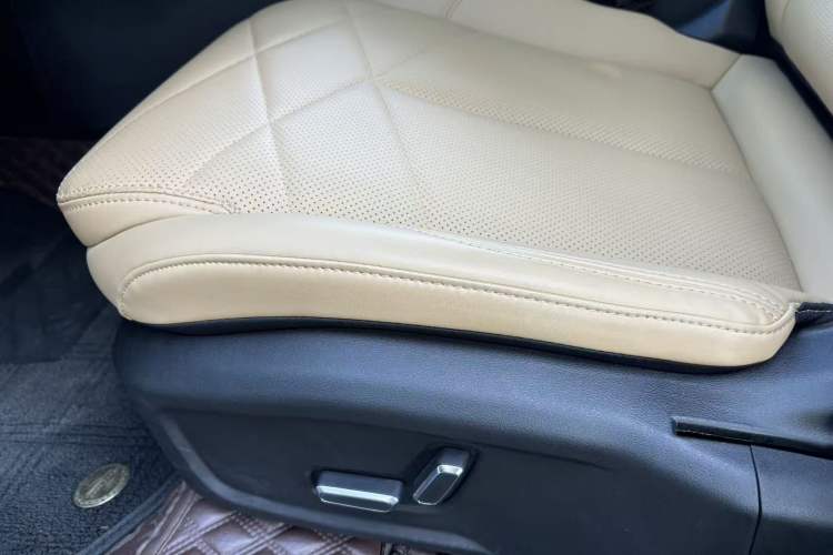 Used Geely Galaxy L6 2024 125km PLUS Dragon Edition