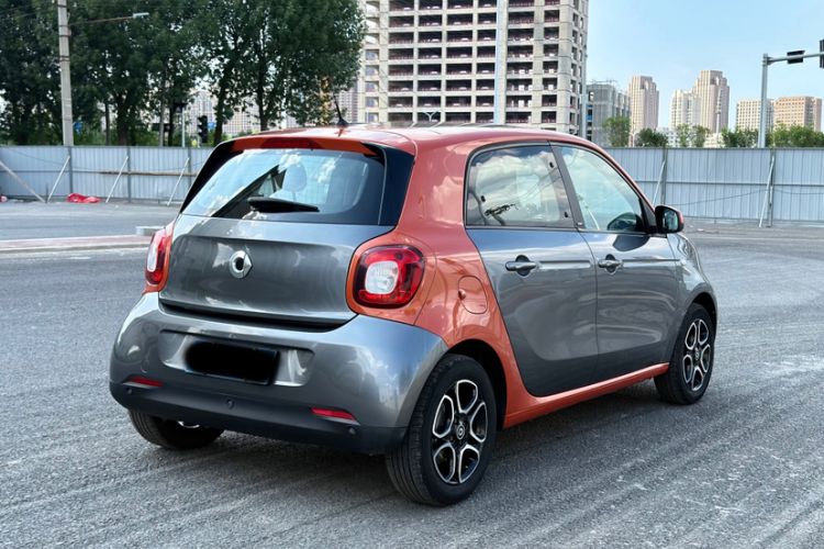Used smart forfour 2016 0.9T 66 kW Pioneer Edition
