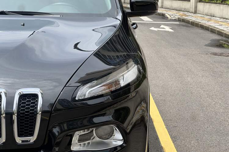 Used Jeep Cherokee 2016 2.4L Professional Smart Version