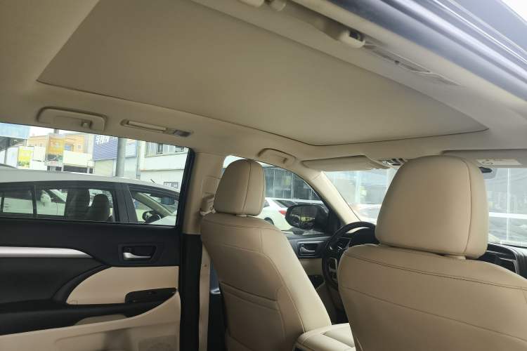 Used Toyota Highlander 2018 2.0T Four-Wheel Drive Luxury Version 7 Seats China VI Standard