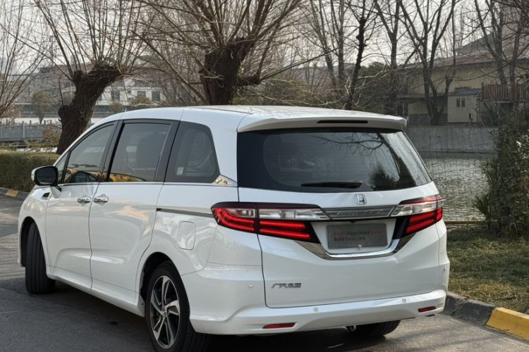 Used Honda Odyssey 2015 Revised 2.4L Luxury Edition