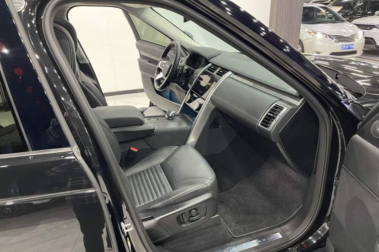 Used Land Rover Discovery 2024 360 PS Dynamic SE
