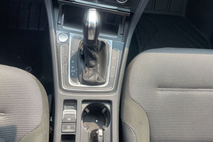 Used Volkswagen Golf 2020 Zhiai Edition 280TSI DSG Comfort Model Interior 4