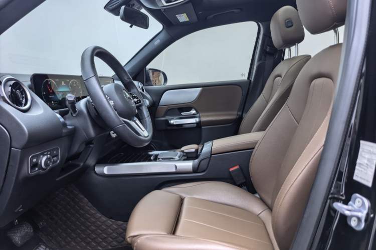 Used Mercedes-Benz GLB 2023 Refreshed GLB 200 Dynamic Edition
