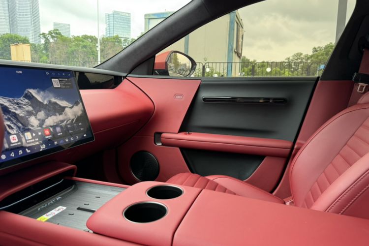 Used Avatr 06 2025 Max Extended-Range Edition Interior 9