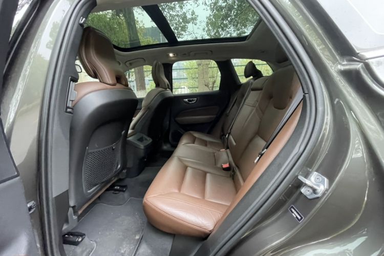 Used Volvo XC60 2019 T5 4x4 Smart Edition China VI Standard Exterior 2