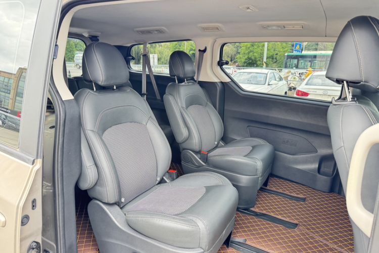 Used SAIC MAXUS G10 2016 2.0T Automatic Elite Edition
