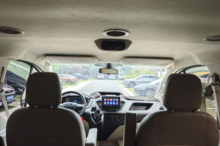 Used Ford Transit 2020 2.0T Diesel Multi-Function Commercial Vehicle Mid-Chassis Low-Roof Design with Dual Rear Doors Emission Standard China V