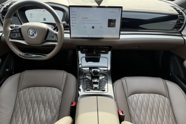 Used BYD Han 2025 DM-i 125KM Elite Model Interior 2