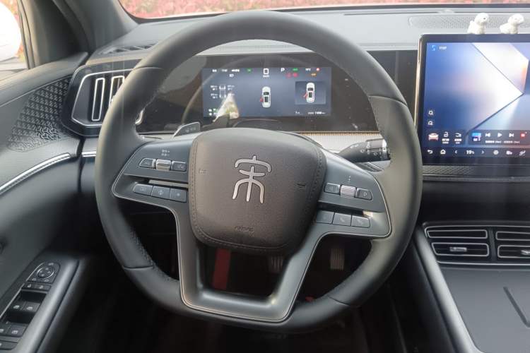 Used BYD Song Pro New Energy 2025 Second-Generation DM-i 75KM Leading Edition Steering Wheel