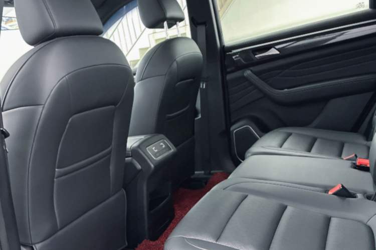 Used Dongfeng Fengon ix7 2020 2.0 TGDI Automatic Two-Wheel Drive Urban Luxury Edition
