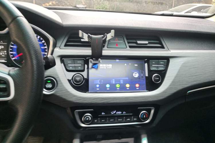 Used Geely Auto Vision X3 2017 1.5L Automatic Luxury Model Audio And AC Panel