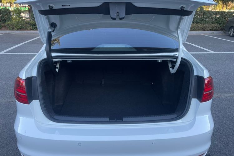 Used Volkswagen Sagitar 2017 180TSI Automatic Luxury Edition