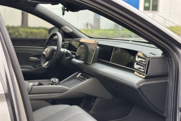 Used BYD Qin L 2024 DM-i 120KM Beyond Model
