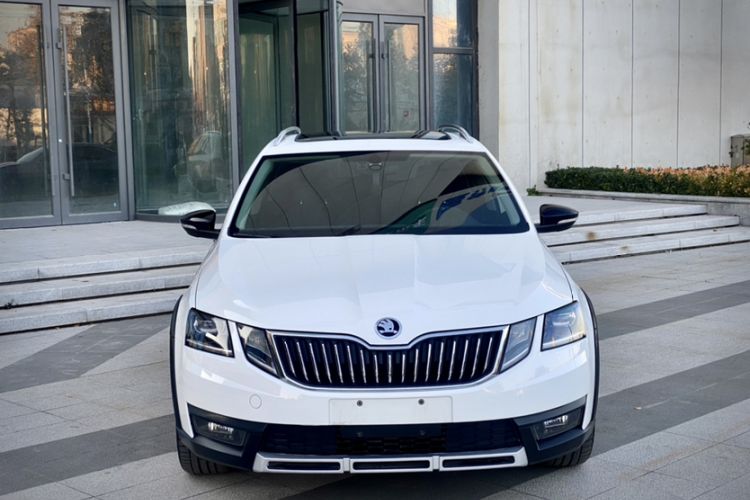 Used Skoda Octavia 2018 Station Wagon TSI280 DSG Luxury Edition
