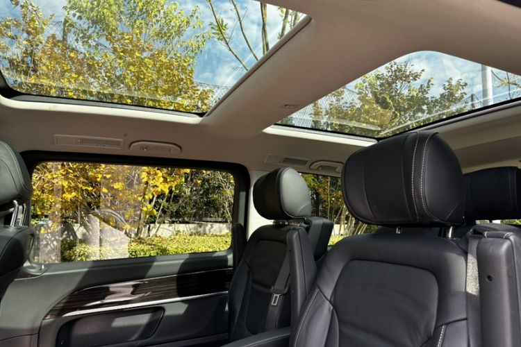 Used Mercedes-Benz V-Class 2017 V 260 Avantgarde Edition