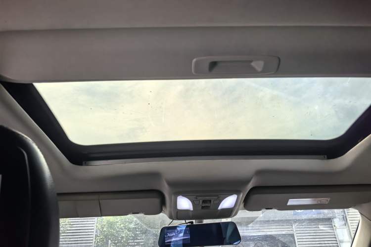 Used Dongfeng Aeolus AX7 2016 1.4T Manual Zhuyue Model
