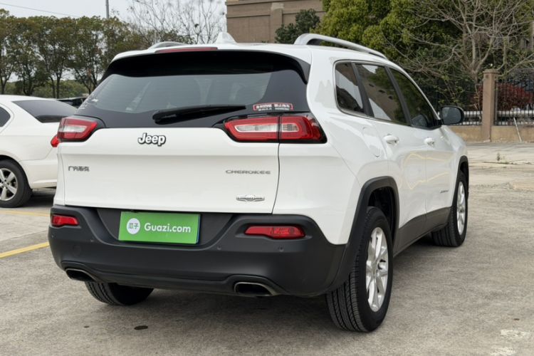 Used Jeep Cherokee 2016 2.4L Leading Edition
