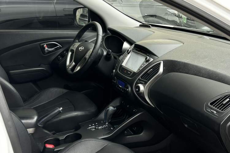 Used Hyundai ix35 2013 2.0L Automatic Two-Wheel Drive Smart GLS China IV Standard