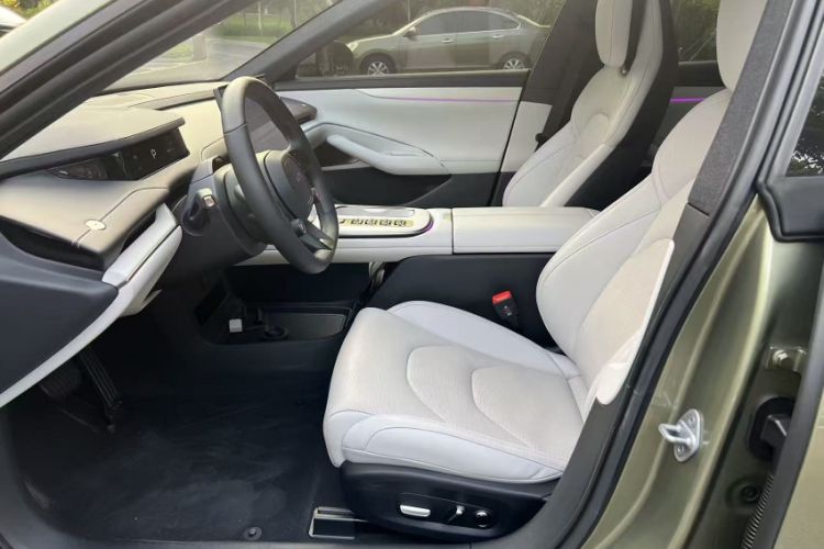 Used Xiaomi Auto SU7 2024 Rear-Drive Ultra-Long Range Advanced Pro-Level Intelligent Driving Version Interior 2