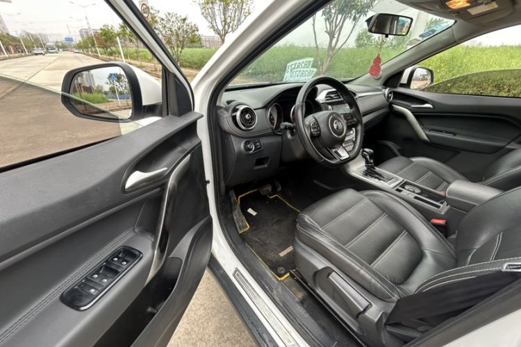 Used MG GS 2017 20T Automatic Luxury Edition Interior 2